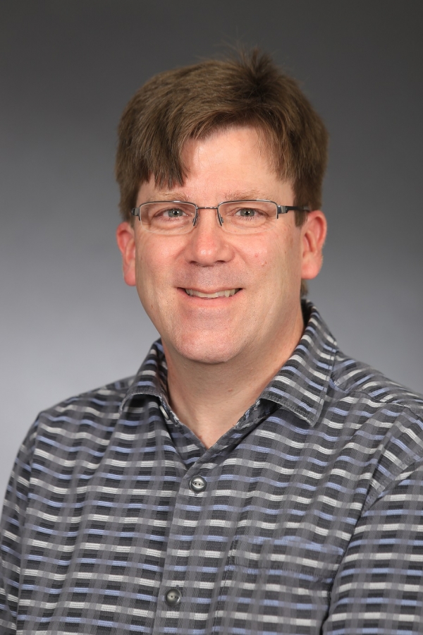 Dr. Kevin Freeman wins UNC System Award for Teaching Excellence