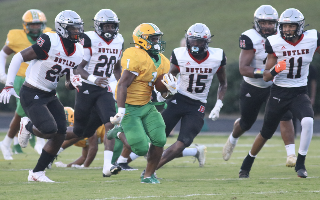 Mentor vs. Shaker Heights football: Special teams play lifts Cardinals past  Raiders, 44-29 – News-Herald